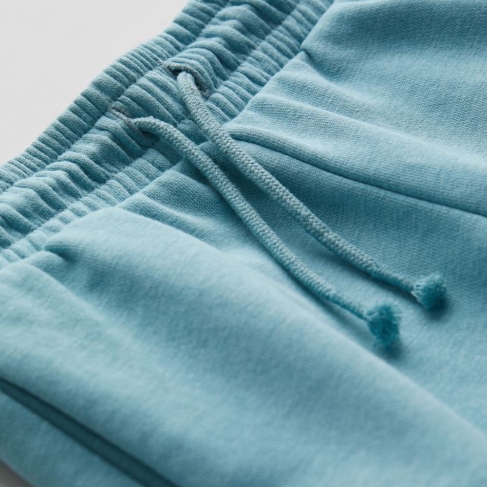 H&M, Boy’s French Terry shorts it pockets, light blue size 3-4 years - Picture 3 of 4